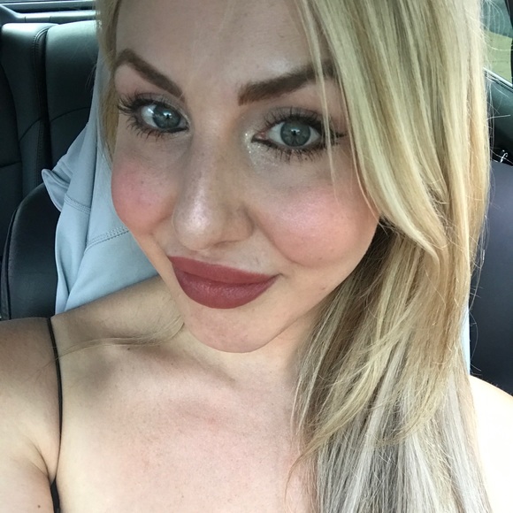 hollylynn37